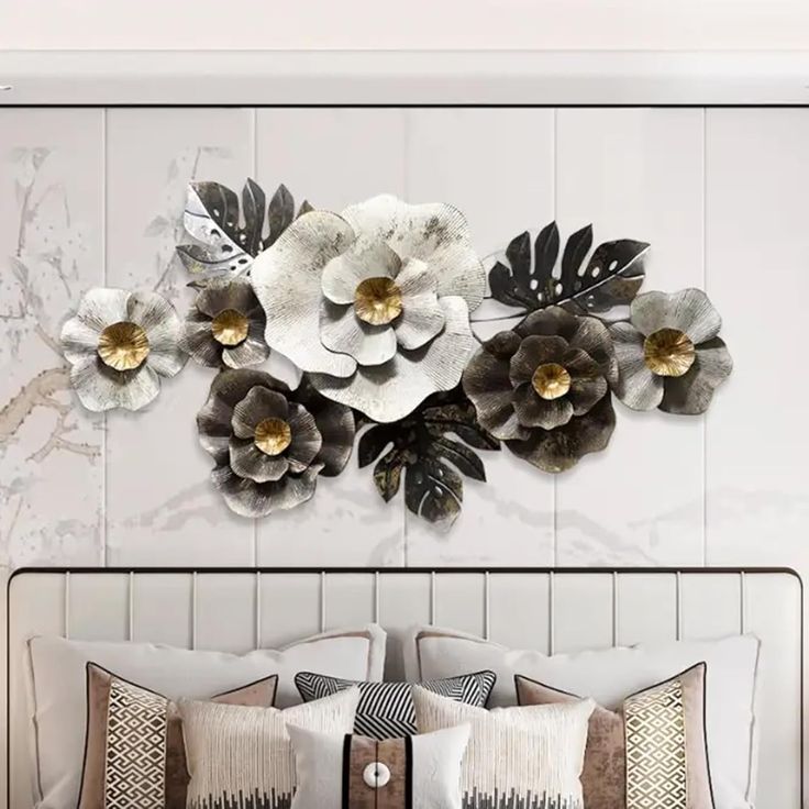 Elegant Flower Design Metal Art Décor