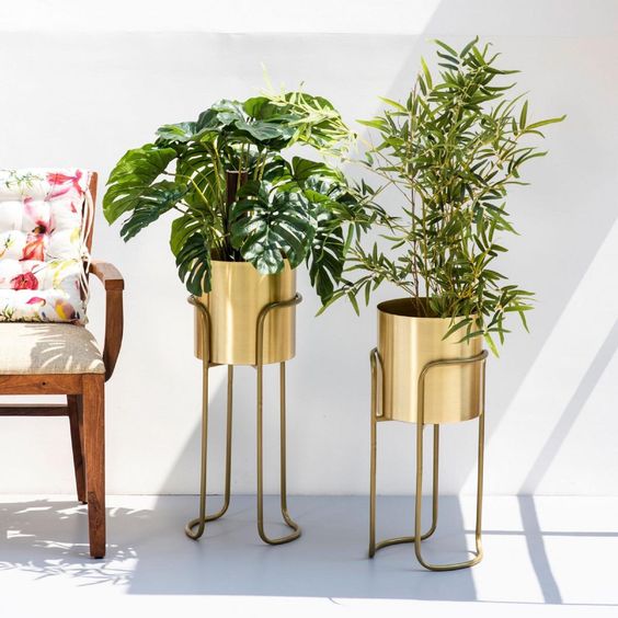 Metal Planter Stand with Plant Pot