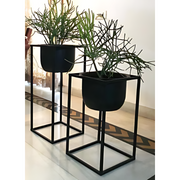 Square Shaped Stand 46