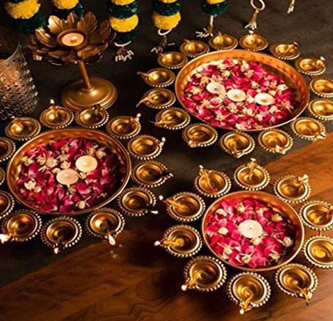 ELEGANTE METAL DIYA URLI (SET OF 3 PIECES)